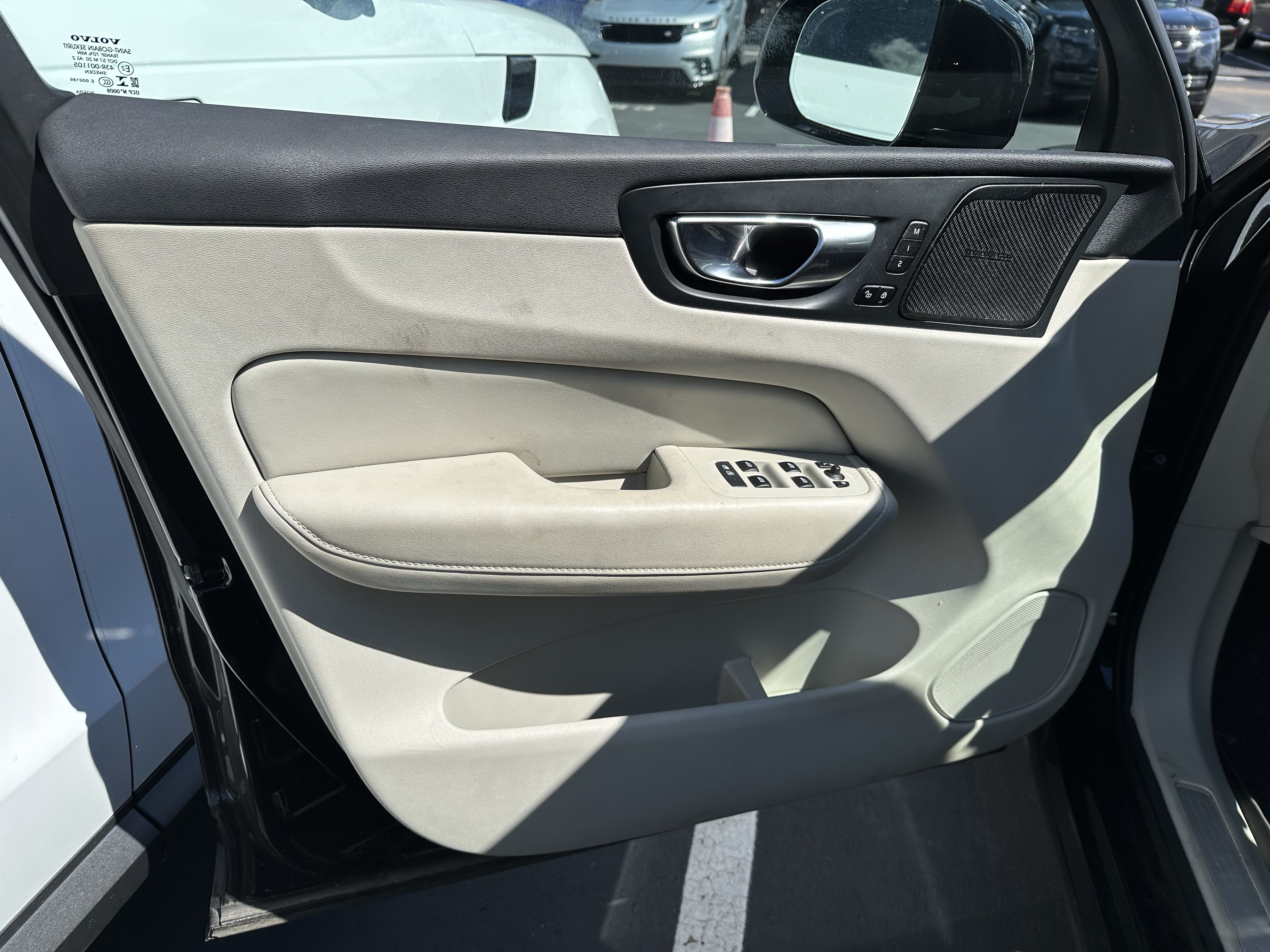 Used 2021 Volvo XC60 T6 Inscription w/ Protection Package Premier AWD/4WD image 14