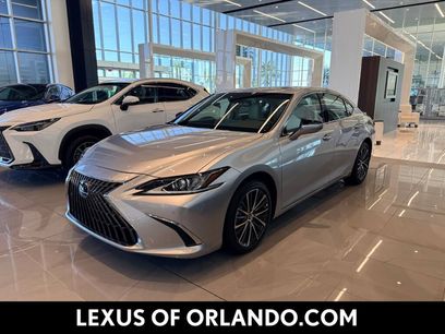New 2025 Lexus ES 300h w/ Premium Package