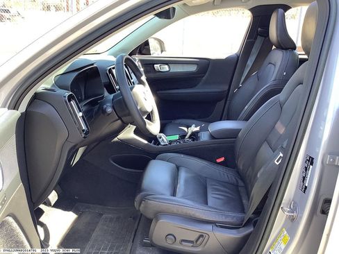 Used 2023 Volvo XC40 B5 Plus w/ Protection Package Premier image 11
