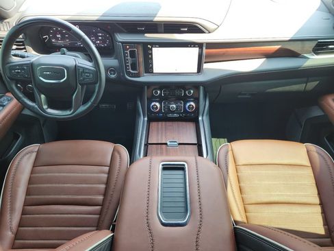Used 2023 GMC Yukon XL Denali Ultimate w/ LPO, Floor Liner Package AWD/4WD image 2