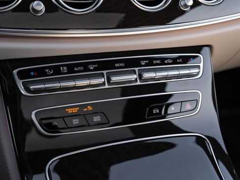 Used 2021 Mercedes-Benz E 350 Sedan image 25