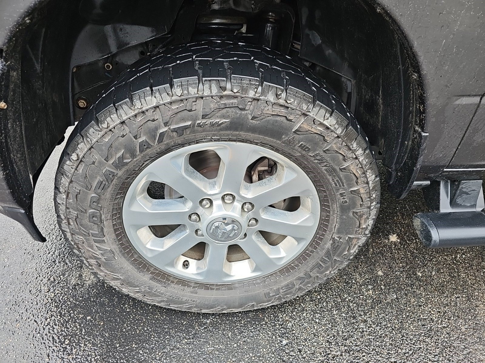 Used 2024 RAM 2500 Laramie w/ Sport Appearance Package AWD/4WD image 13
