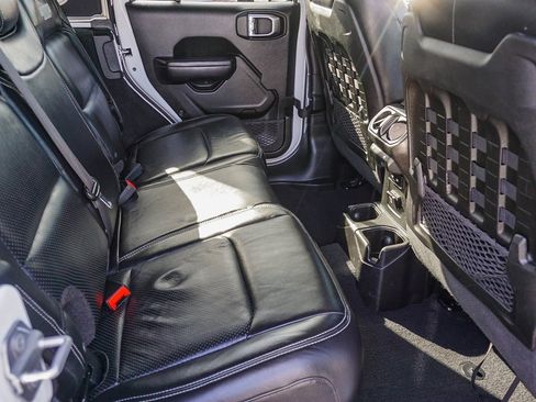 Used 2018 Jeep Wrangler Unlimited Rubicon image 13