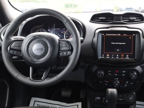 Used 2021 Jeep Renegade Latitude w/ Luxury Group II AWD/4WD image 23