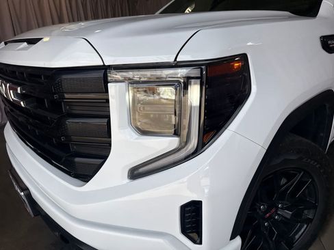 Used 2024 GMC Sierra 1500 Elevation w/ X31 Off-Road Package AWD/4WD image 9