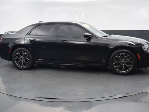 Used 2018 Chrysler 300 S w/ 300S Premium Group AWD/4WD image 7