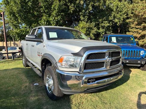 Used 2017 RAM 2500 Tradesman w/ Chrome Appearance Group AWD/4WD image 2