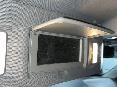 Used 2017 GMC Yukon SLE w/ SLE Value Package image 35