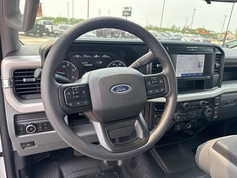 New 2025 Ford F250 XL w/ XL Chrome Package image 28