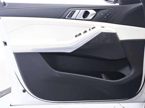 Used 2022 BMW X5 xDrive40i w/ Luxury Seating Package image 26