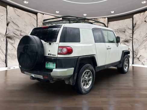 Used 2013 Toyota FJ Cruiser 4WD w/ Upgrade Pkg image 3