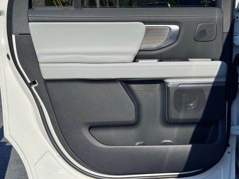 Used 2025 Ford Expedition Max Platinum w/ Driver's Package image 43