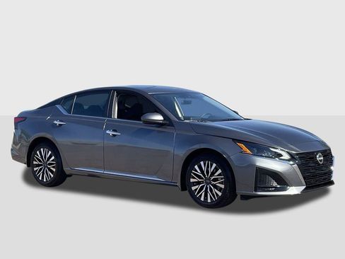 New 2026 Nissan Altima 2.5 SV FWD image 7