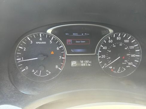 Used 2015 Nissan Pathfinder Platinum w/ Cargo Package FWD image 7