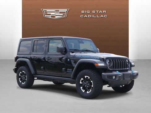 Used 2025 Jeep Wrangler Unlimited Rubicon 4xe w/ Convenience Group AWD/4WD image 7