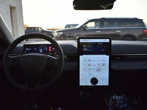 Used 2025 Ford Mustang Mach-E Premium image 41