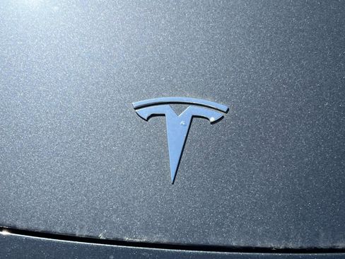 Used 2024 Tesla Model Y Long Range image 13