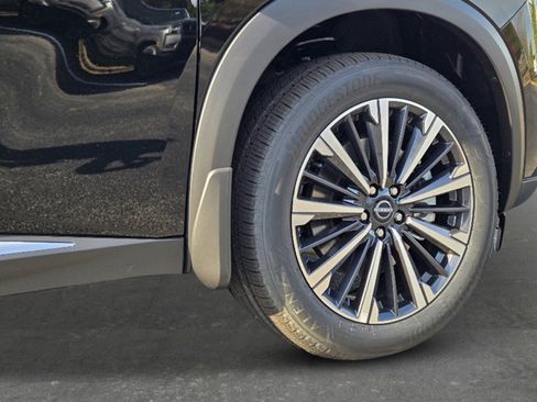 New 2026 Nissan Pathfinder Platinum FWD image 9
