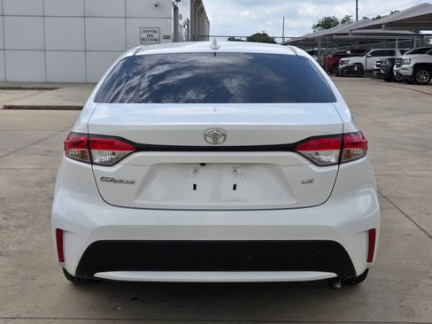 Used 2022 Toyota Corolla LE FWD image 6