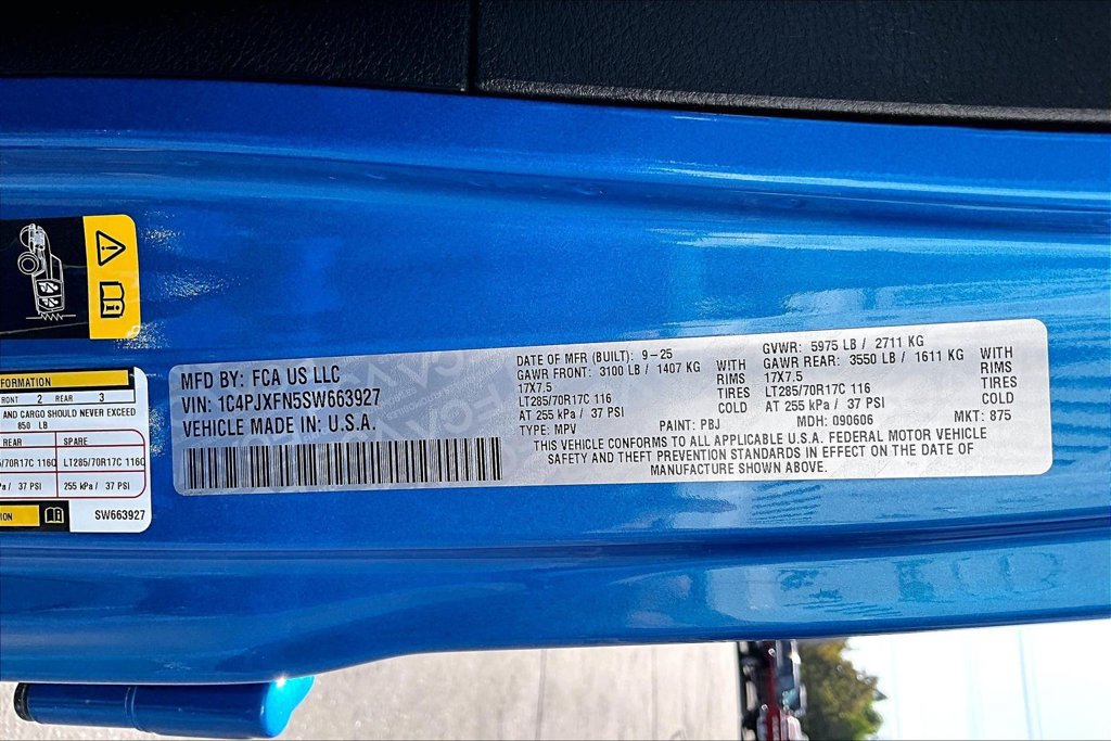 Certified 2025 Jeep Wrangler Unlimited Rubicon w/ Convenience Group AWD/4WD image 30
