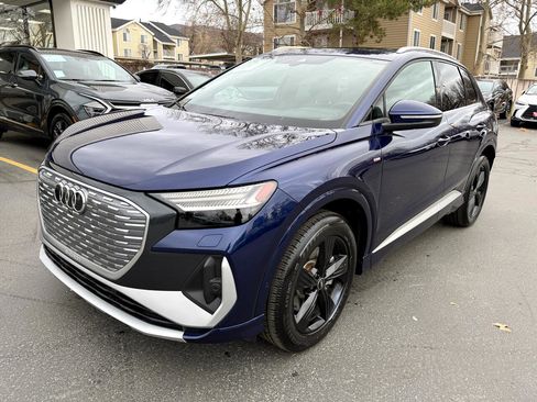 Used 2023 Audi Q4 e-tron Prestige image 18