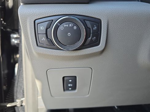 Used 2016 Ford F150 XLT w/ Equipment Group 302A Luxury image 21