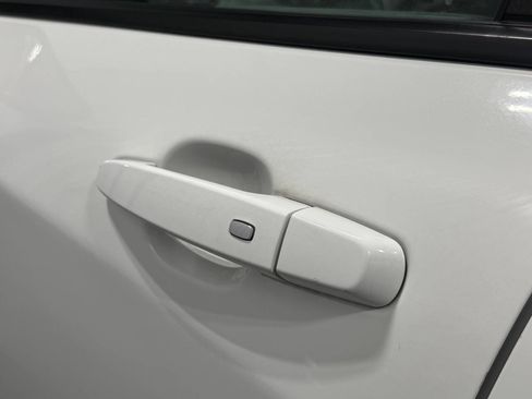 Used 2021 Chevrolet Equinox LS w/ LPO, Floor Liner Package image 8