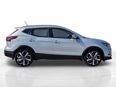 Used 2022 Nissan Rogue Sport SL image 6