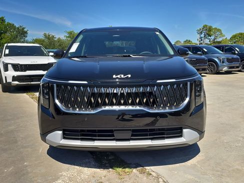 New 2026 Kia Carnival FWD image 3