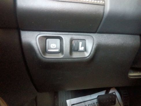 Used 2020 GMC Acadia SLE FWD image 29