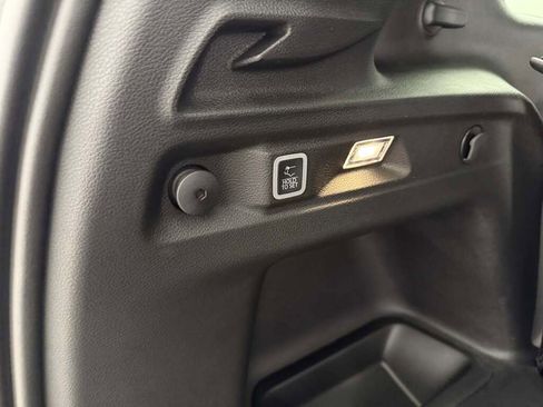 New 2025 Jeep Grand Cherokee L Altitude image 35