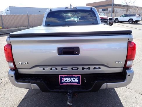 Used 2020 Toyota Tacoma SR5 image 3