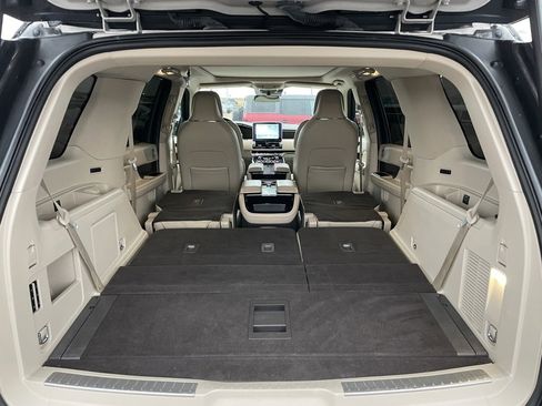 Used 2021 Lincoln Navigator Reserve w/ Luxury Package image 39