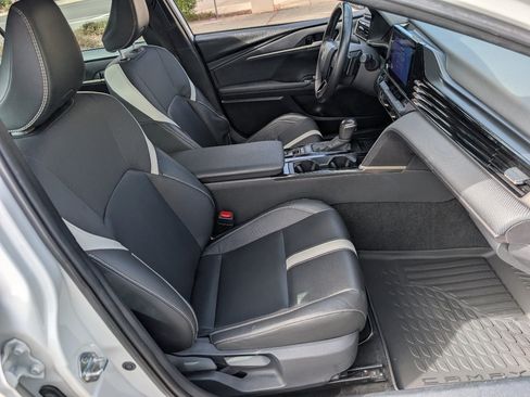 Used 2025 Toyota Camry SE FWD image 8