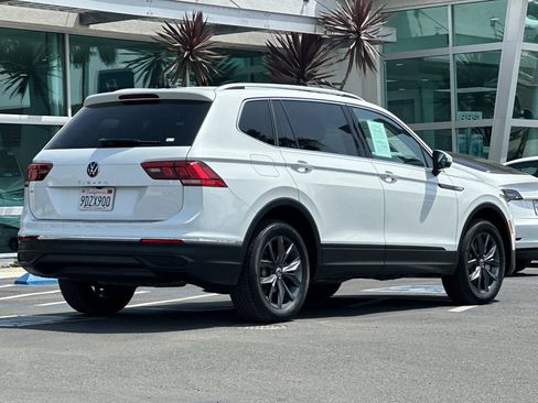 Certified 2023 Volkswagen Tiguan SE FWD image 4