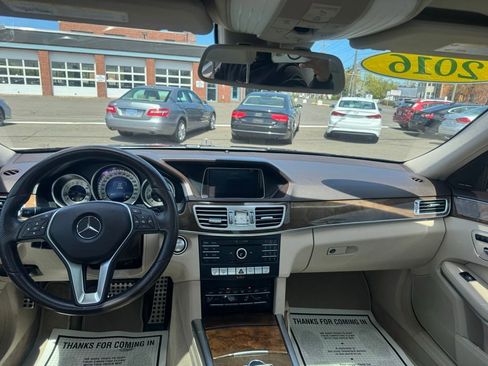 Used 2016 Mercedes-Benz E 350 4MATIC Sedan image 35