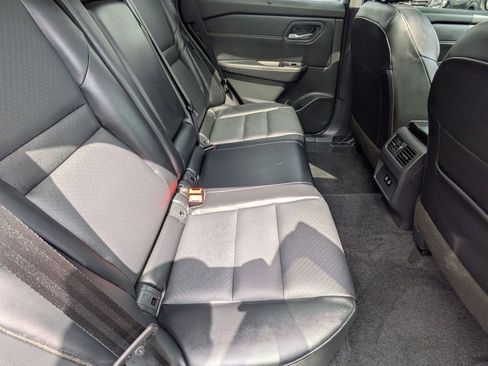 Used 2025 Nissan Rogue SV w/ SV Premium Package FWD image 24