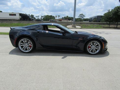 Used 2016 Chevrolet Corvette Z06 w/ 2LZ Preferred Equipment Group RWD image 4