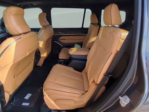 New 2025 Jeep Grand Cherokee L Summit w/ MOPAR Finishing Package AWD/4WD image 16