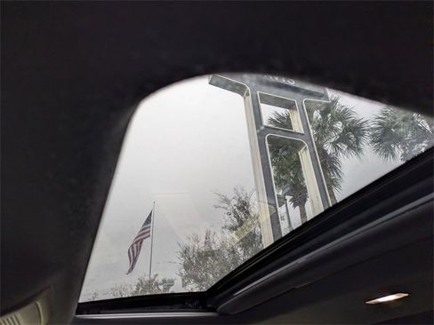 Used 2024 MAZDA MAZDA3 s image 32