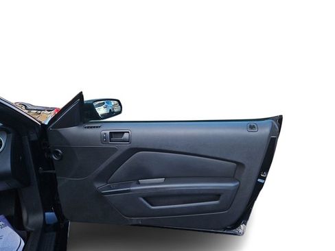 Used 2014 Ford Mustang Convertible image 28