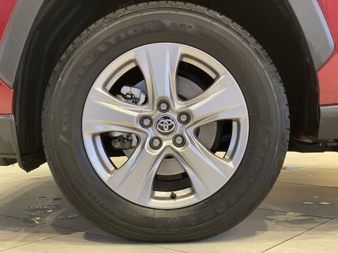 Used 2025 Toyota RAV4 XLE image 12