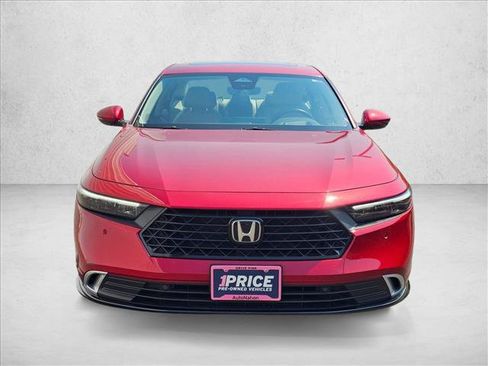 Used 2023 Honda Accord Touring image 2
