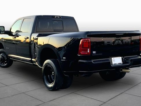 Used 2026 RAM 3500 Laramie AWD/4WD image 12