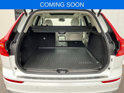 Certified 2023 Volvo XC60 B5 Plus w/ Climate Package image 38