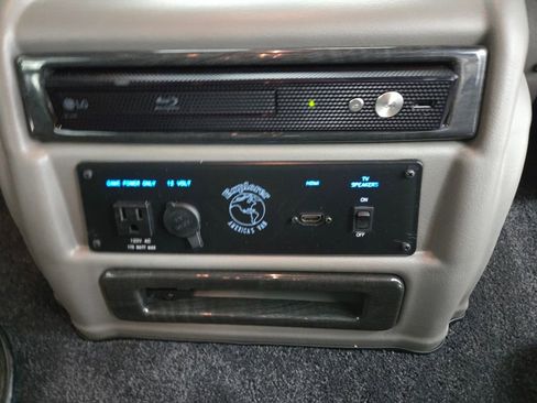 Used 2023 GMC Savana 2500 image 39