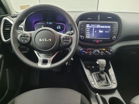 Used 2025 Kia Soul LX w/ LX Technology Package image 22