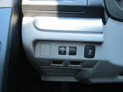 Used 2015 Subaru Forester 2.5i Premium w/ All-Weather Package image 16