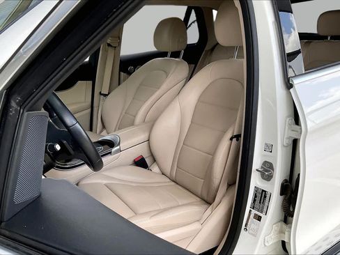 Used 2020 Mercedes-Benz GLC 300 4MATIC image 8
