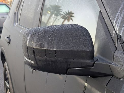 Used 2025 Honda Pilot Black Edition image 12